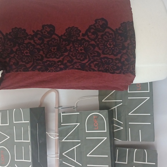 LOFT Burgundy and Black Graphic Lace Top Medium - Picture 2 of 7